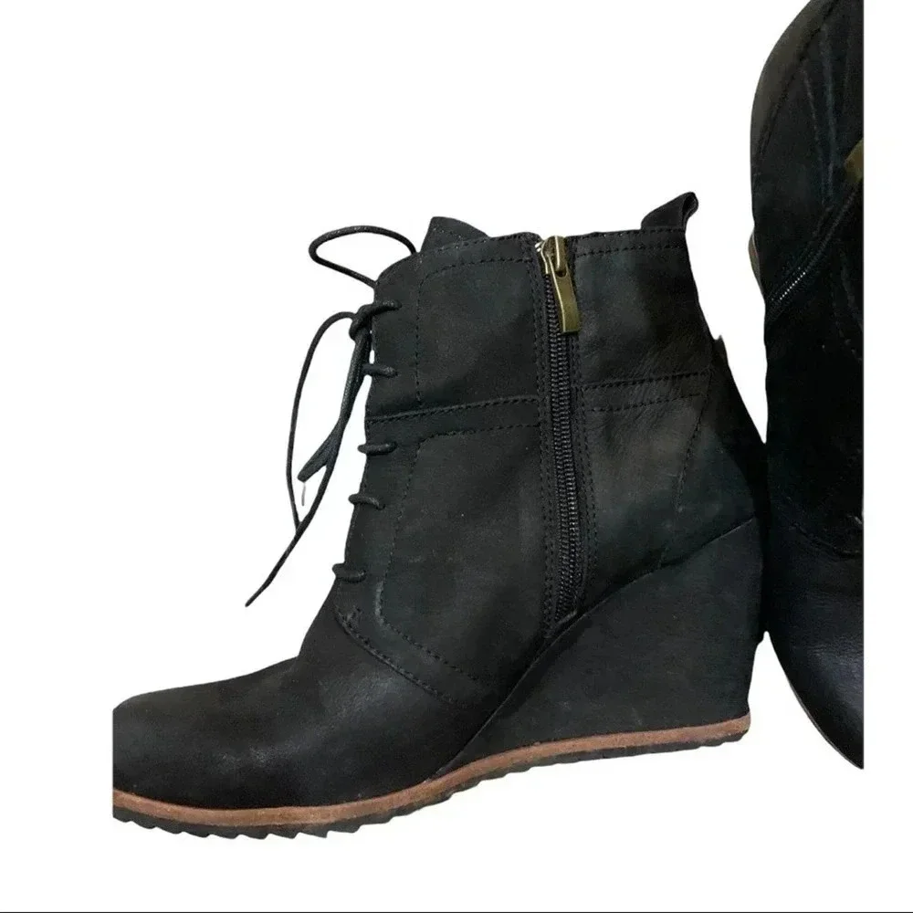 Biala Alyssa black leather bootie size 39